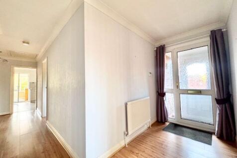 Entrance hall view 2