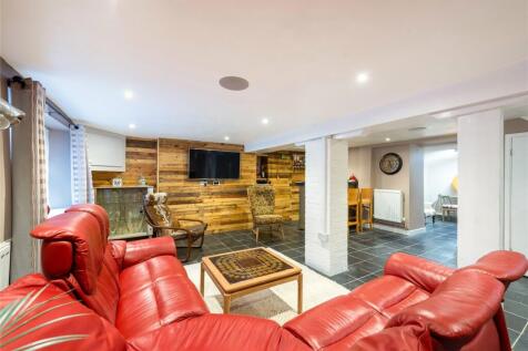 Basement/Family Room