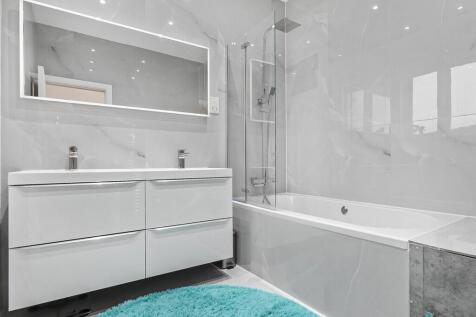 11. Bathroom 1st ...