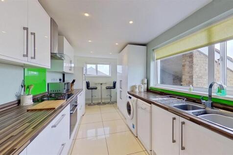 Heathfield-Square-Wandsworth-SW18-04172026_154324.