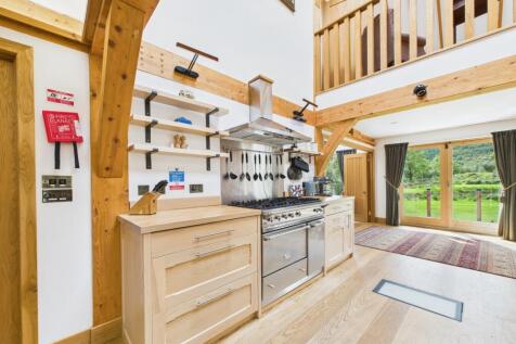 CAM03185G0-PR0119-STILL034