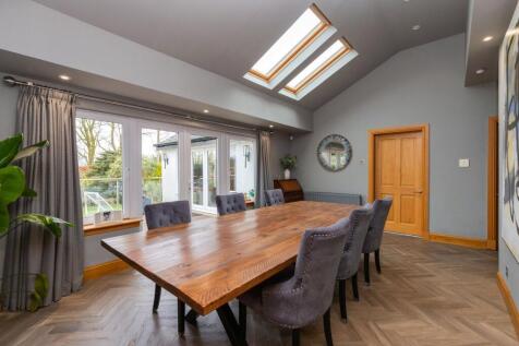 4 bed, 3 bath Detached in Glasgow - Photo 17