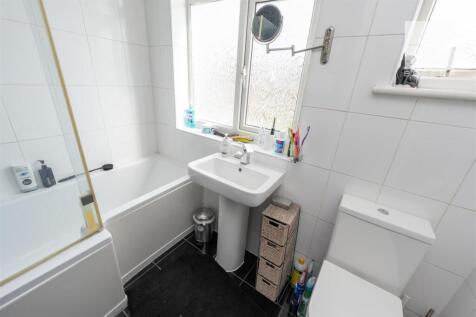 252 Hale End Road_0018.jpg