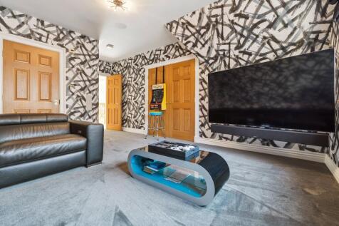 8 bed, 7 bath Detached in Glasgow - Photo 39
