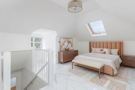 Virtual staging of the bedroom