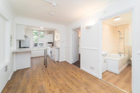 The property offers a spacious open-plan living area with a modern fitted kitchen and plenty of natural light throughout. There is a well-sized double bedroom and a contemporary bathroom. The apartmen