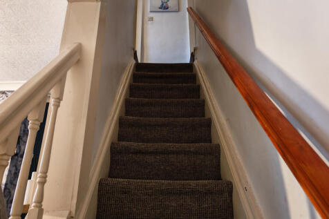 BB11 3LS 8 Parkinson Street Burnley Stairs T202601300720.jpg