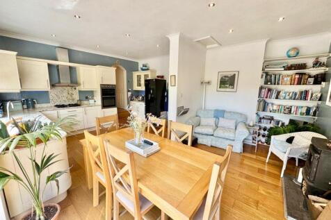 PHOTO-2025-05-11-19-47-19 (22).jpg