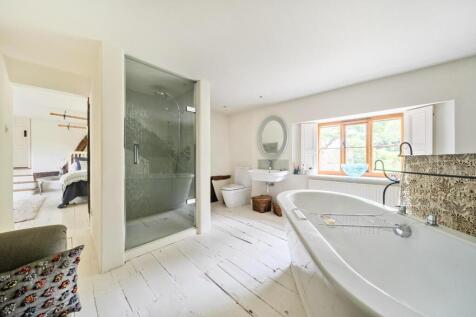 Bedroom 1 Ensuite.jpg