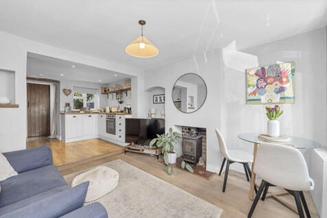 Sitting Room/ Kitchen