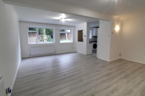 2 Bedroom Flat in EN1 2DE