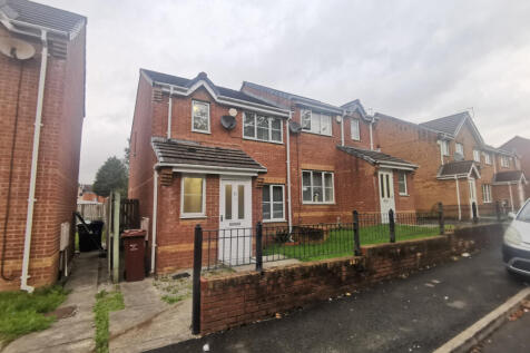 3 Bedroom Semi Detached for Rent