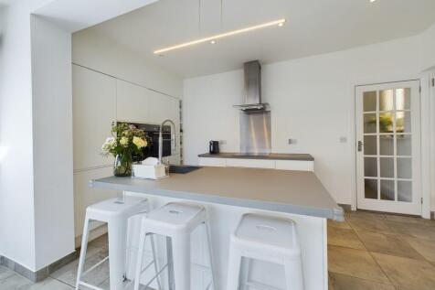 CAM02854G0-PR0318...