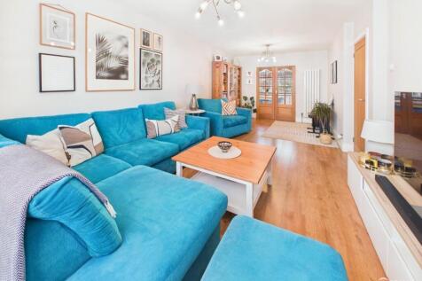 Living Room.jpg