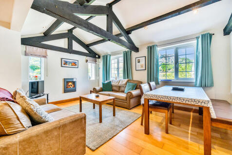 Living/Dining Roo...