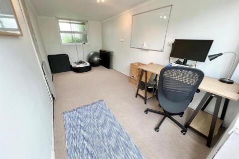 Studio/Outside Study