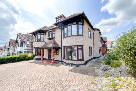 2 Bedroom Flat in SS0 8LD