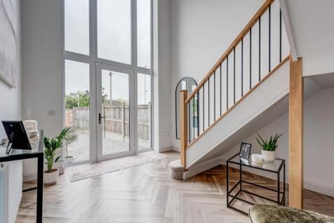 790UpperWortleyRoad(Interior)-2.jpg