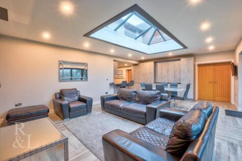 30 Carsington Crescent (15).jpg