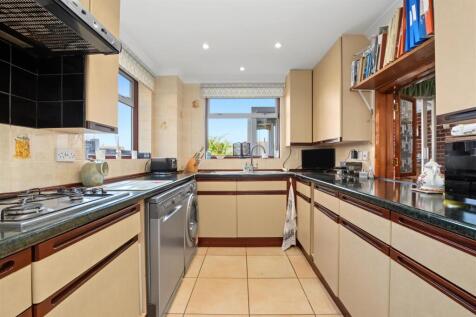 Kitchen_1.jpeg