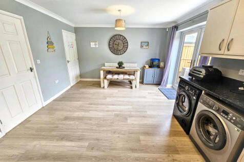 Dining Area/Kitchen