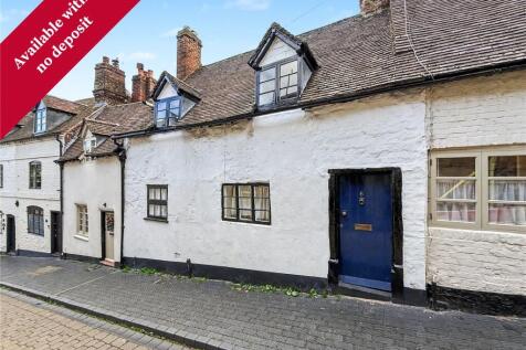 3 Bedroom Terraced in WV16 4BW
