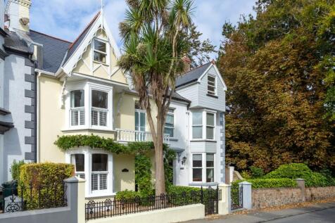 Click to visit Rightmove listing