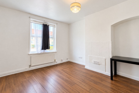 3 Bedroom Terraced in BR1 5LZ