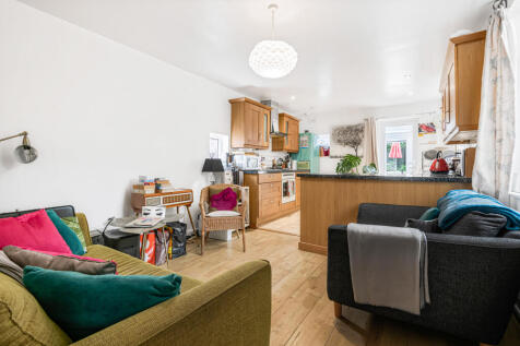Kitchen/living