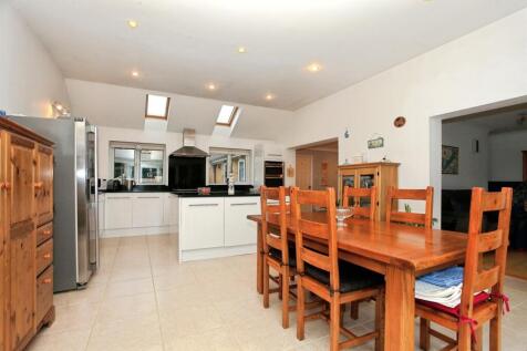Kitchen / Breakfast Room