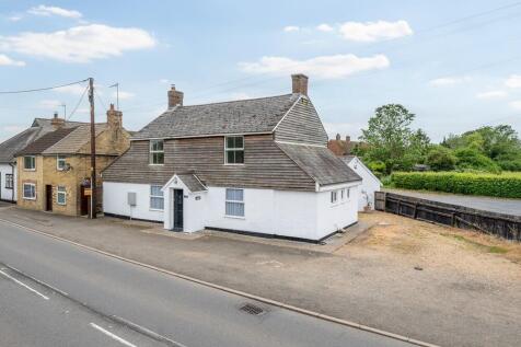 260601 - 6 The Green, Great Staughton - 01
