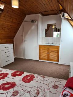 Bedroom 4b - 28 Newmarket Road.jpg
