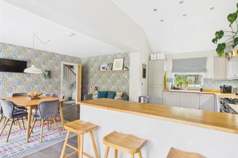 KITCHEN/ LIVING/ DINER