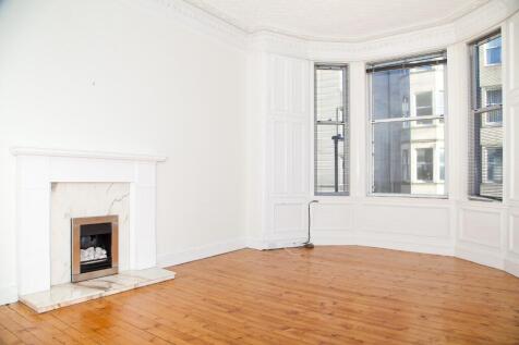 Large unfurnished two bed property with box room in the heart of Bruntsfield