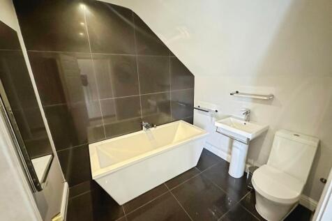 En-Suite Bathroom