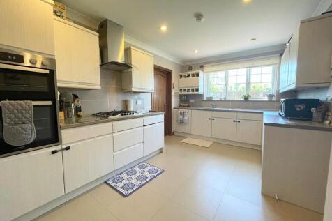 IMG-20250506-WA00...