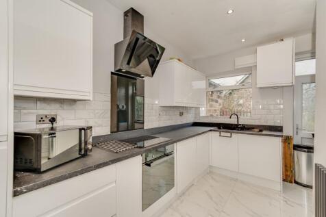 KITCHEN/DINER AND LIVING ROOM