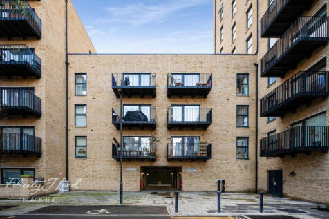 1 bed, 1 bath Apartment in London - Photo 14