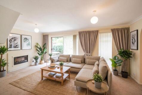Large Sitting Room