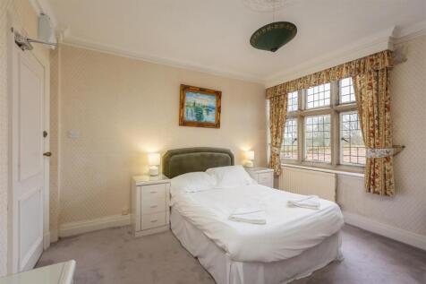 Highcliffe Manor Bedroom 7-2.jpg