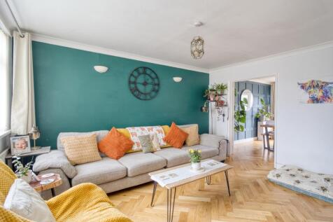 Lounge - EweMove Swindon South