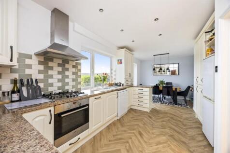 117 CARDEN HILL (6).JPG