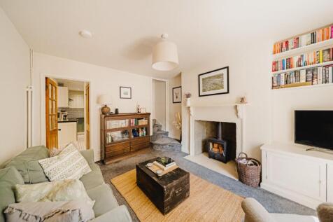 Living room 2.jpg