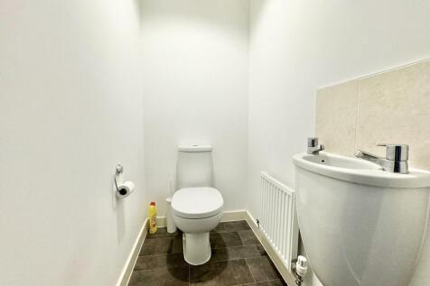 Cloakroom/wc