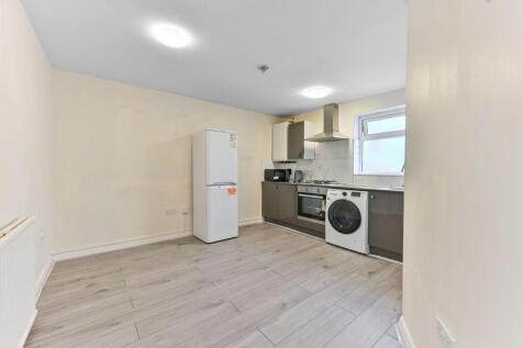 Flat in SM1 4JE