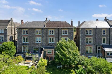 8 bed, 2 bath Semi-Detached in Bristol - Photo 48