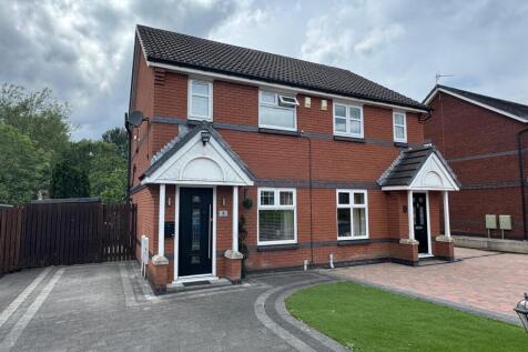 2 bed semi-detached house for sale Strines Close,