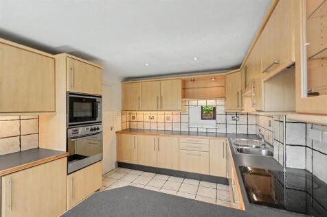 Kitchen_3.jpeg