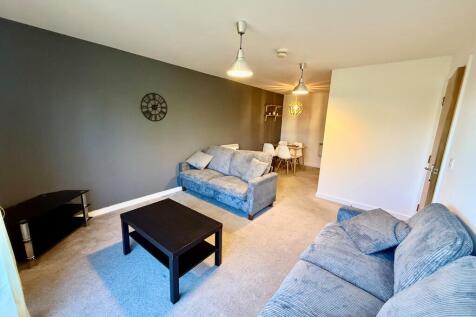2 Bedroom Flat in M15 4UW