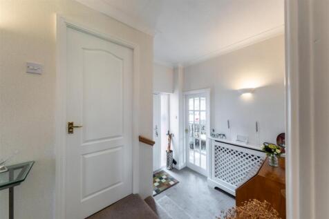 9 Orchard Dene-030.jpg